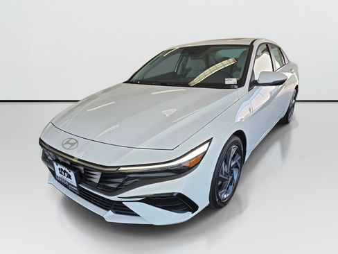 New 2026 Hyundai Elantra Limited FWD image 8