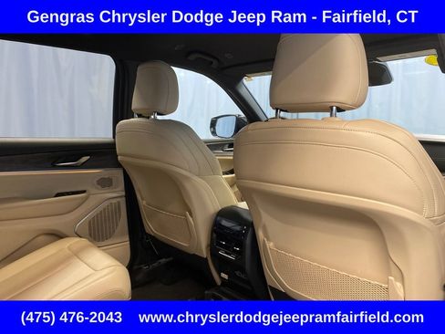 Certified 2024 Jeep Grand Cherokee L Limited AWD/4WD image 40