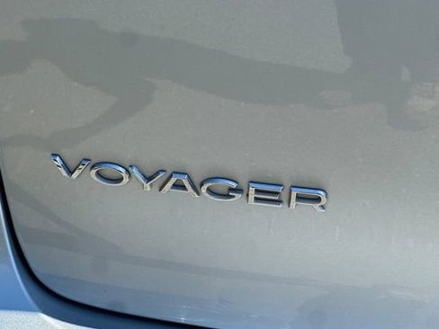 Used 2022 Chrysler Voyager LX FWD image 35