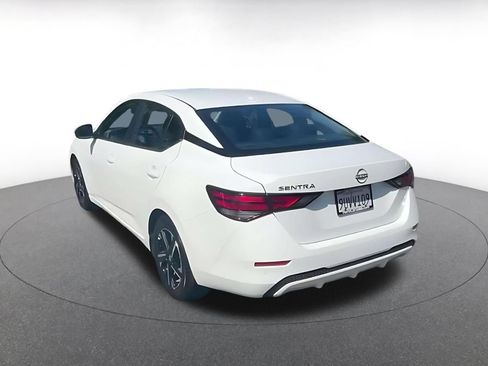Used 2025 Nissan Sentra SV FWD image 11