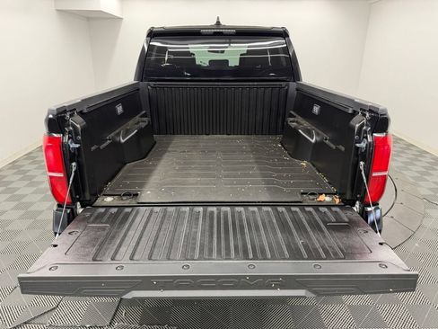 Used 2026 Toyota Tacoma SR5 AWD/4WD image 13