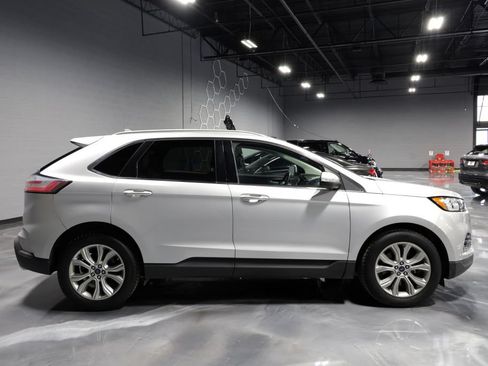 Used 2019 Ford Edge Titanium AWD/4WD image 8
