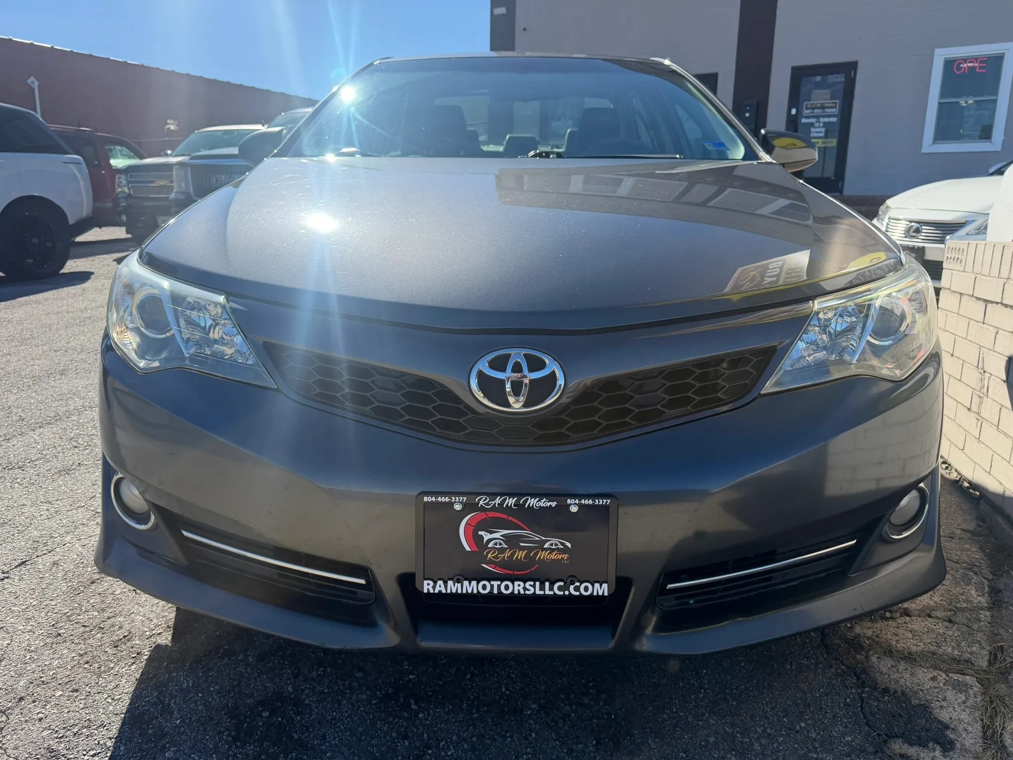 Used 2012 Toyota Camry SE FWD image 5