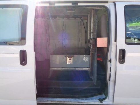 Used 2016 Chevrolet Express 2500 RWD image 10
