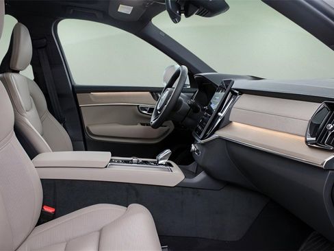New 2026 Volvo XC60 T8 Ultra image 25