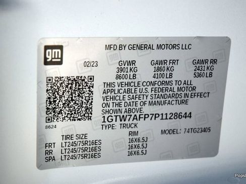 Used 2023 GMC Savana 2500 w/ Driver Convenience Package image 17