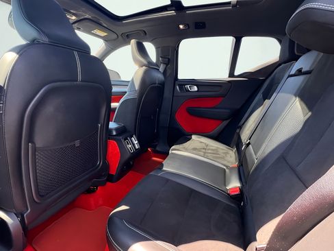Used 2019 Volvo XC40 T5 R-Design AWD/4WD image 16