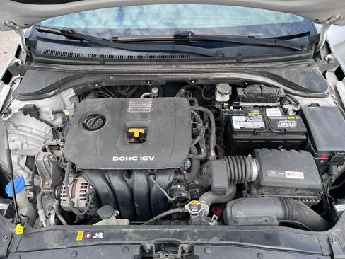 Used 2017 Hyundai Elantra Value Edition FWD image 36
