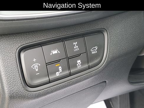Used 2020 Hyundai Santa Fe Limited AWD/4WD image 10