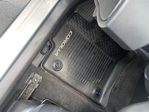Used 2022 Toyota Corolla SE FWD image 30