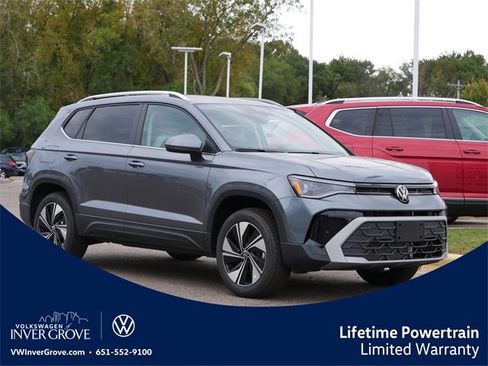 New 2025 Volkswagen Taos SE image 1