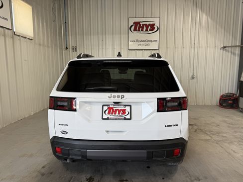 Used 2026 Jeep Cherokee Limited AWD/4WD image 4