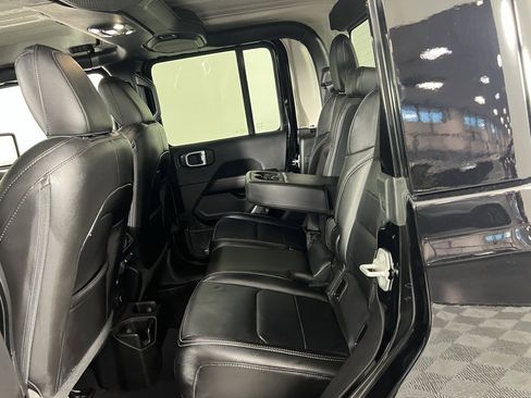 Certified 2022 Jeep Gladiator Overland w/ Popular Equipment Package image 25