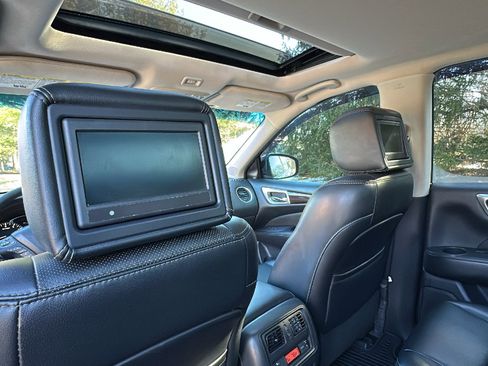 Used 2015 Nissan Pathfinder Platinum w/ Family Entertainment Package image 16