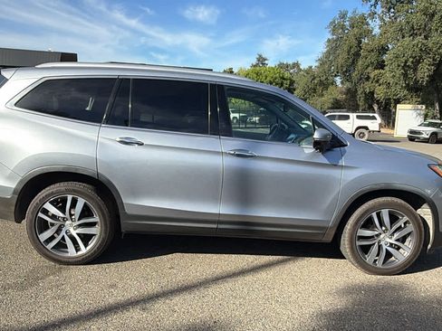 Used 2016 Honda Pilot Touring image 4