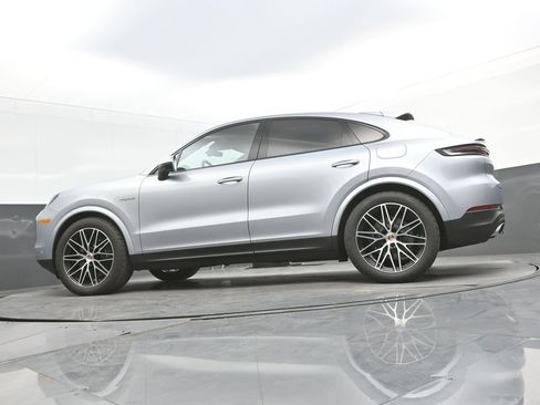 New 2026 Porsche Cayenne E-Hybrid Coupe image 31