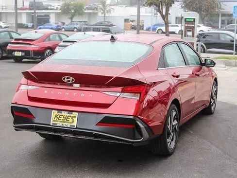 Certified 2025 Hyundai Elantra SEL FWD image 4