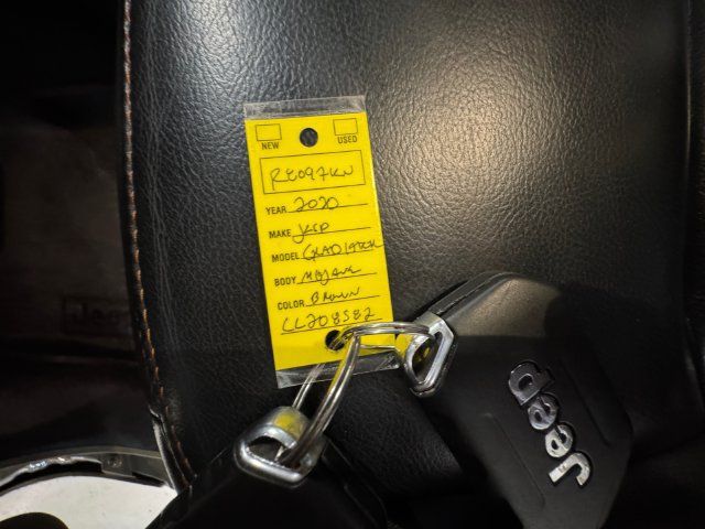Used 2020 Jeep Gladiator Mojave AWD/4WD image 29