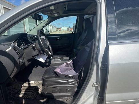 Used 2011 Chevrolet Traverse LT w/ Personal Connectivity Package AWD/4WD image 18