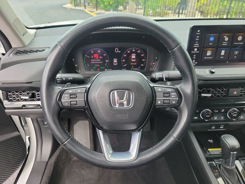 Used 2023 Honda Accord Touring image 31