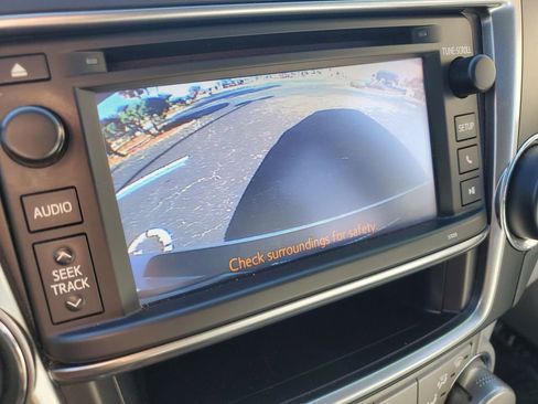 Used 2013 Toyota Highlander SE image 31