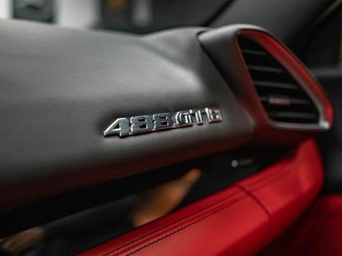 Used 2018 Ferrari 488 GTB image 19