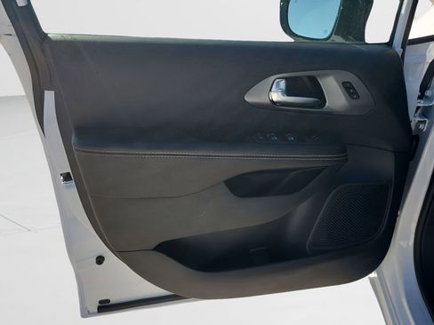 New 2026 Chrysler Pacifica Select image 41