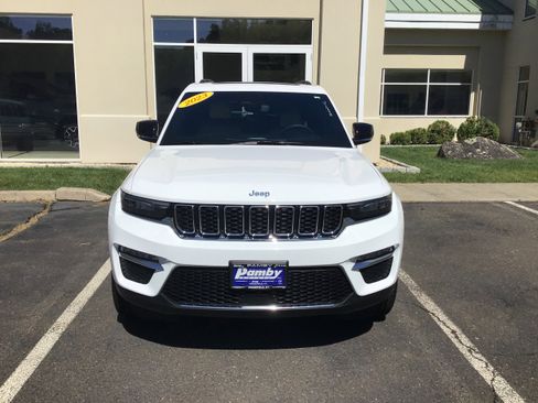 Used 2023 Jeep Grand Cherokee 4WD 4xe image 2