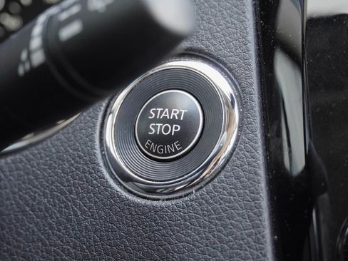 Used 2021 Nissan Rogue Sport SV w/ Technology Package FWD image 18