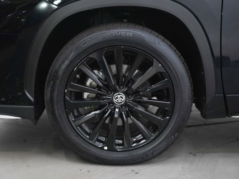 Used 2025 Toyota Highlander XSE AWD/4WD image 30