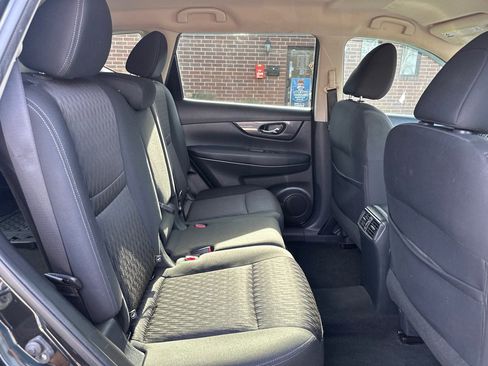 Used 2020 Nissan Rogue SV image 16