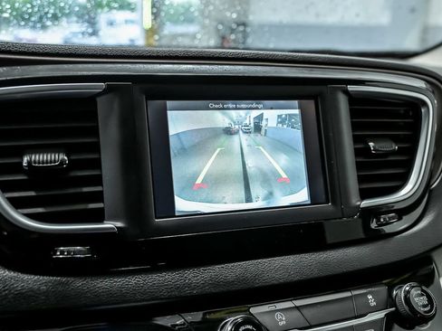 Used 2021 Chrysler Voyager LX FWD image 25