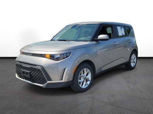 Used 2024 Kia Soul LX w/ Option Group 015 image 2