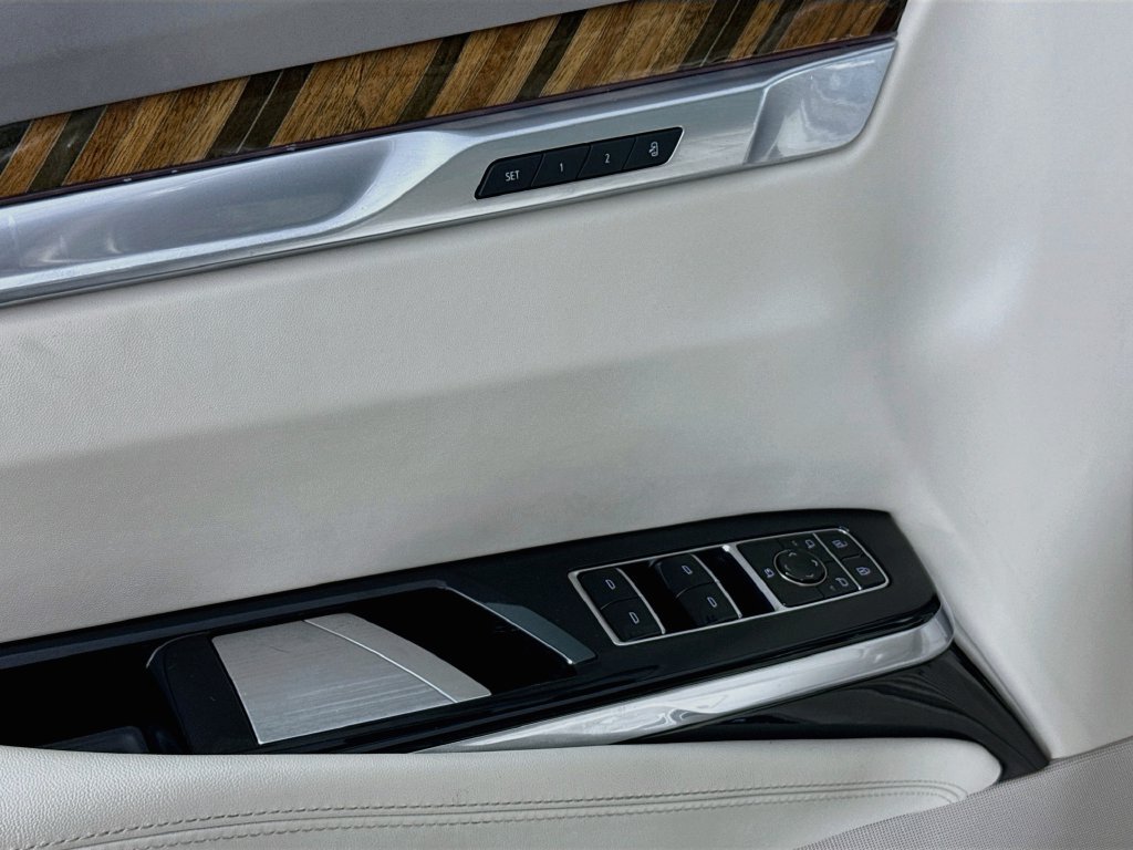 Used 2025 Cadillac Escalade ESV Sport Platinum w/ LPO, Floor Liner Package AWD/4WD image 19