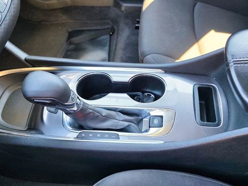 Used 2022 Chevrolet Malibu LT image 30