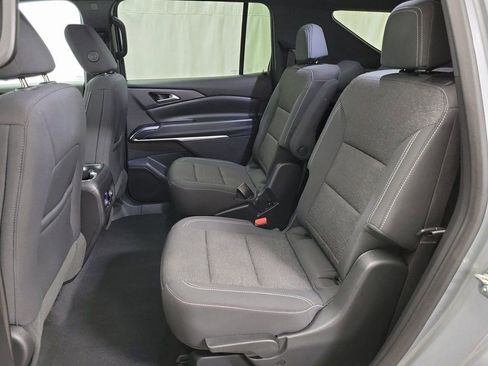 Certified 2025 Chevrolet Traverse LT image 9