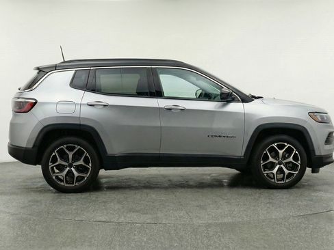 Used 2025 Jeep Compass Limited AWD/4WD image 11