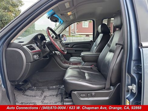 Used 2010 Cadillac Escalade 2WD image 6