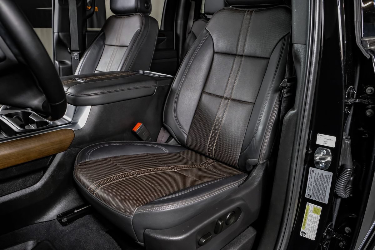 Used 2025 Chevrolet Silverado 3500 High Country w/ High Country Premium Package AWD/4WD image 31