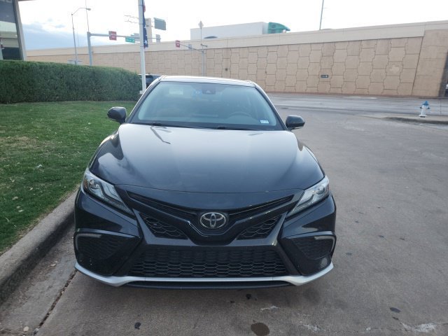 Used 2023 Toyota Camry XSE FWD image 7