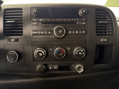 Used 2011 Chevrolet Silverado 2500 LT w/ Suspension Package, Off-Road AWD/4WD image 20