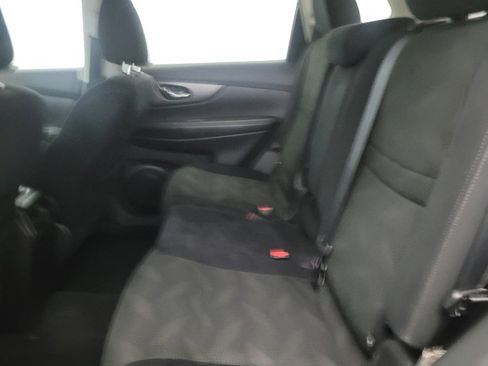 Used 2015 Nissan Rogue SV w/ SV Moonroof Package AWD/4WD image 18