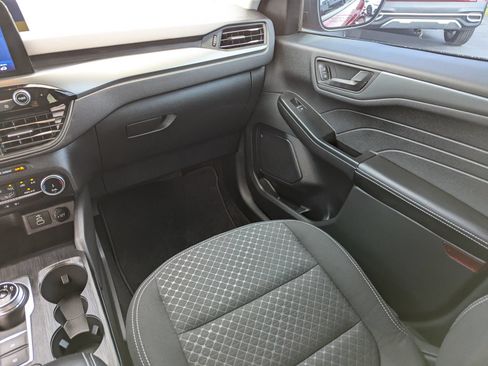 Certified 2025 Ford Escape Active FWD image 17