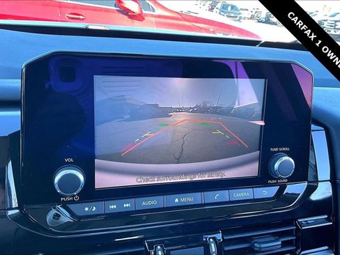 Used 2022 Nissan Pathfinder S image 14