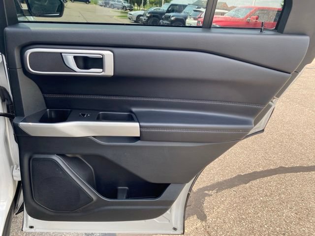 Used 2021 Ford Explorer XLT w/ Equipment Group 202A AWD/4WD image 30