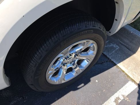 Used 2018 RAM 1500 Laramie AWD/4WD image 6