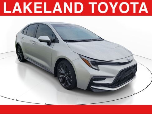 Used 2025 Toyota Corolla XSE FWD image 1