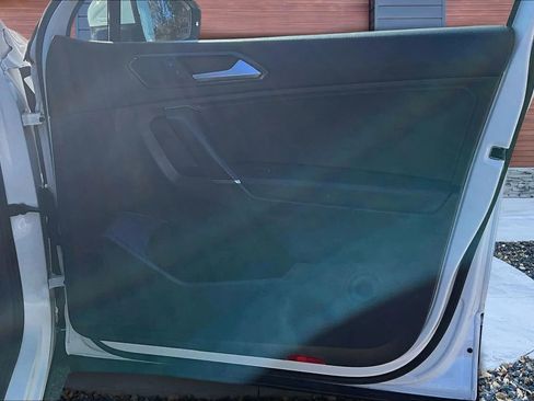 Used 2018 Volkswagen Tiguan SEL image 23