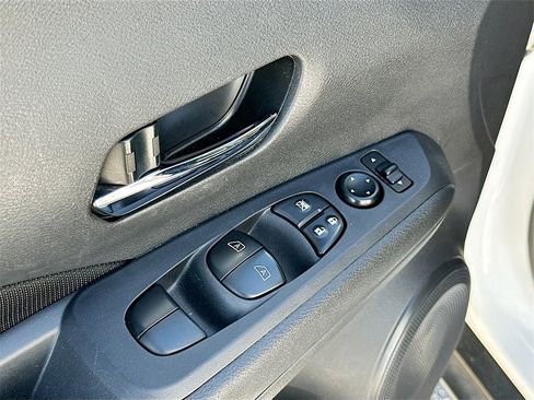 Used 2021 Nissan Kicks SV w/ Exterior Package image 17