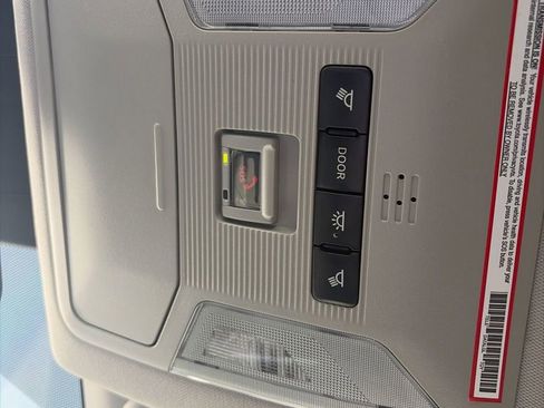 Used 2021 Toyota RAV4 LE image 22